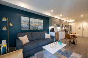 Downtown-Elevator-King Bed-Garage Parking-Laundry